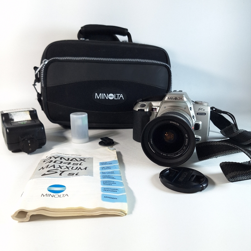 Minolta Dynax Maxxum 404si 35mm DSLR Camera with Minolta AF 28-80mm Lens